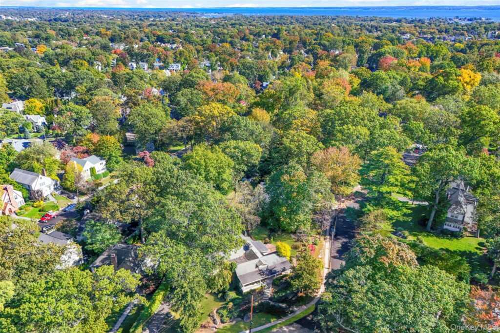 1 Beech Road, New Rochelle, NY 10804 - Photo 30 of 34