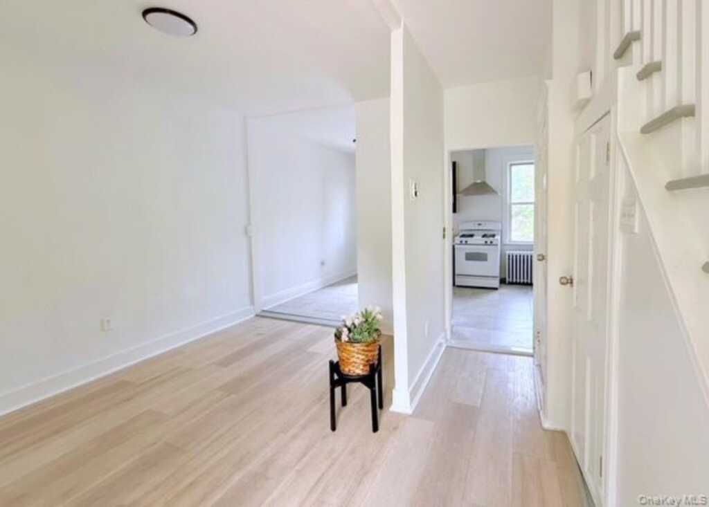 35 7th Street, New Rochelle, NY 10801 - Photo 2 of 18