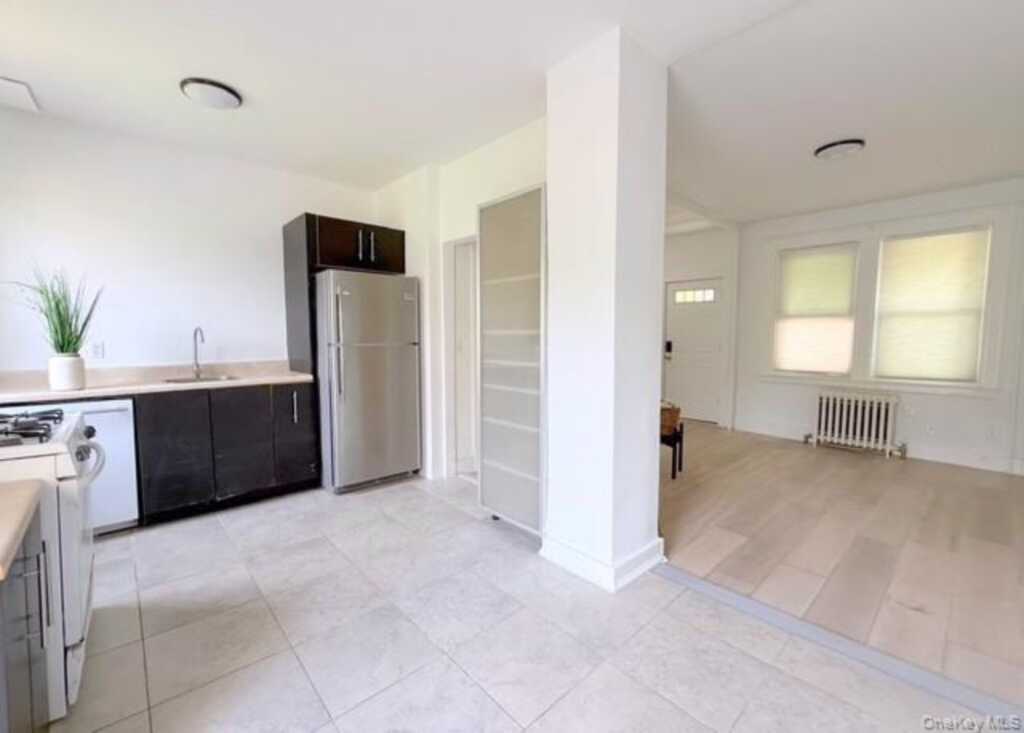 35 7th Street, New Rochelle, NY 10801 - Photo 8 of 18