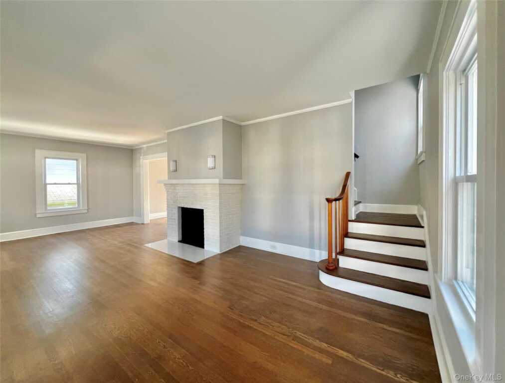 10 Irenhyl Avenue, Rye, NY 10573 - Photo 3 of 19