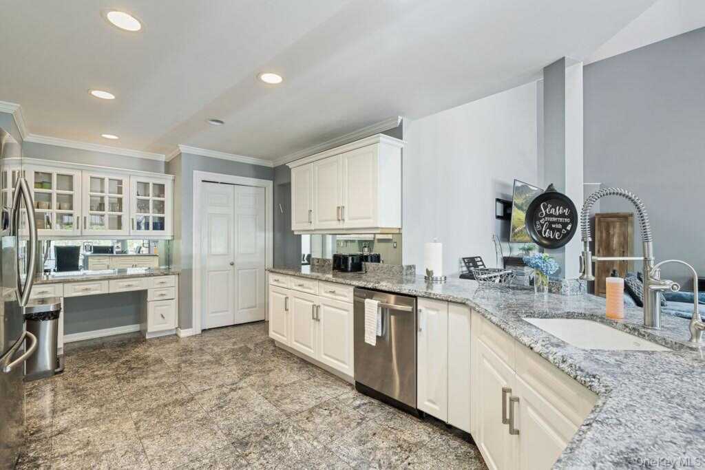 14 Blue Note Lane, Stony Point, NY 10980 - Photo 11 of 48