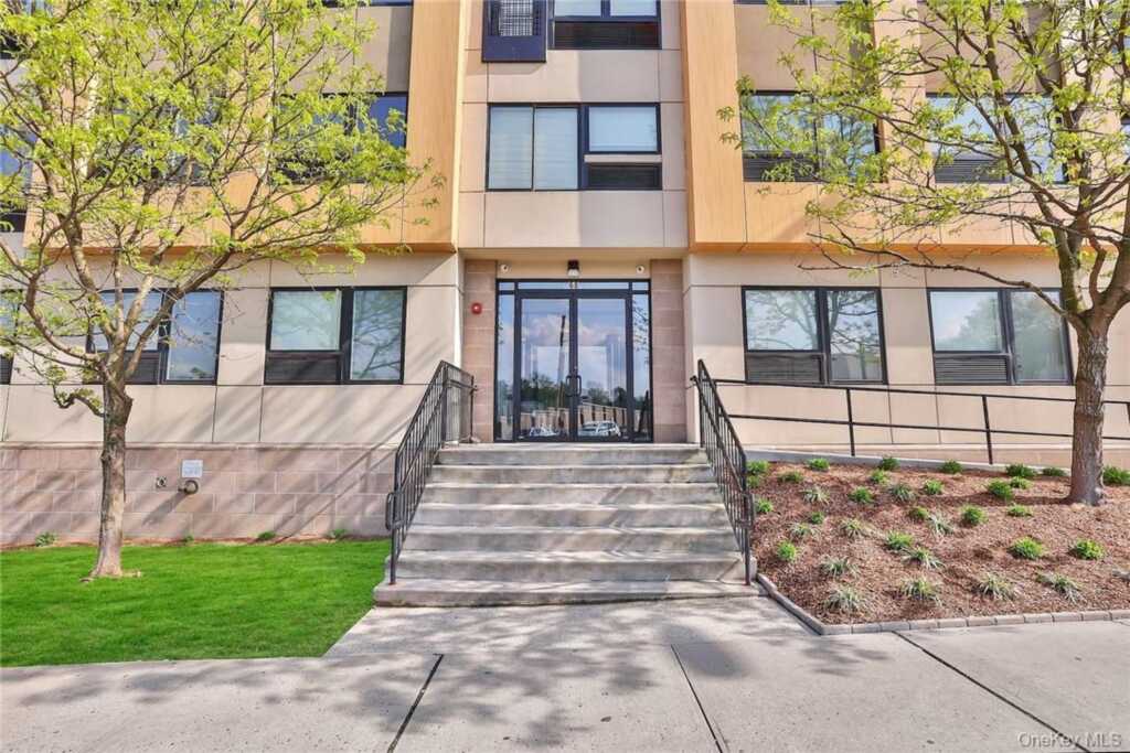 68 Lake Street, Unit #204, White Plains, NY 10603 - Photo 26 of 36