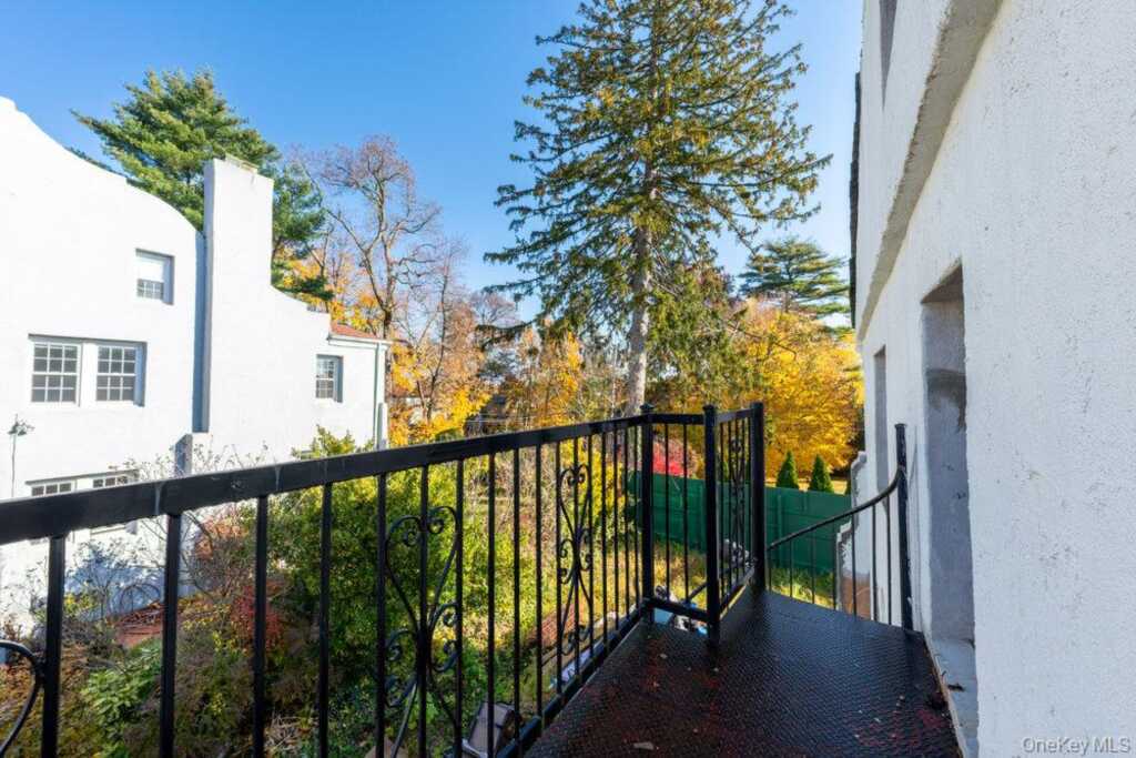 162 Old Mamaroneck Road, White Plains, NY 10605 - Photo 22 of 22