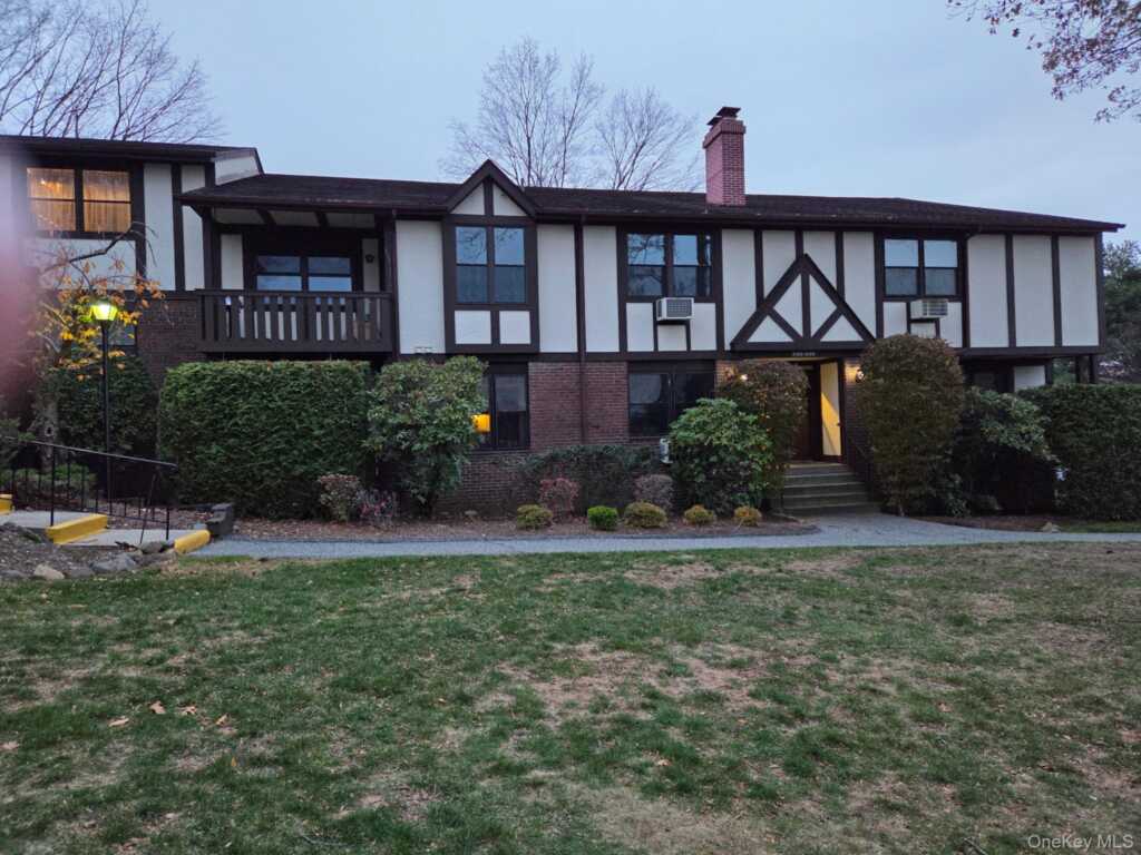 548 Sierra Vista Lane, Valley Cottage, NY 10989