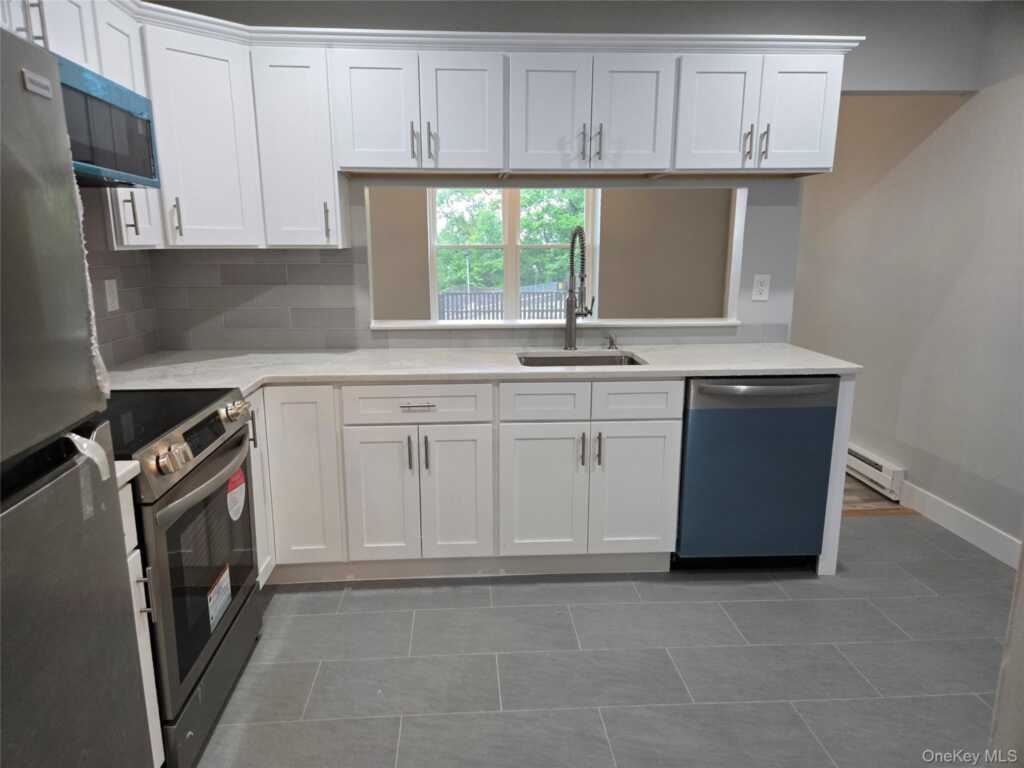 548 Sierra Vista Lane, Valley Cottage, NY 10989 - Photo 11 of 30