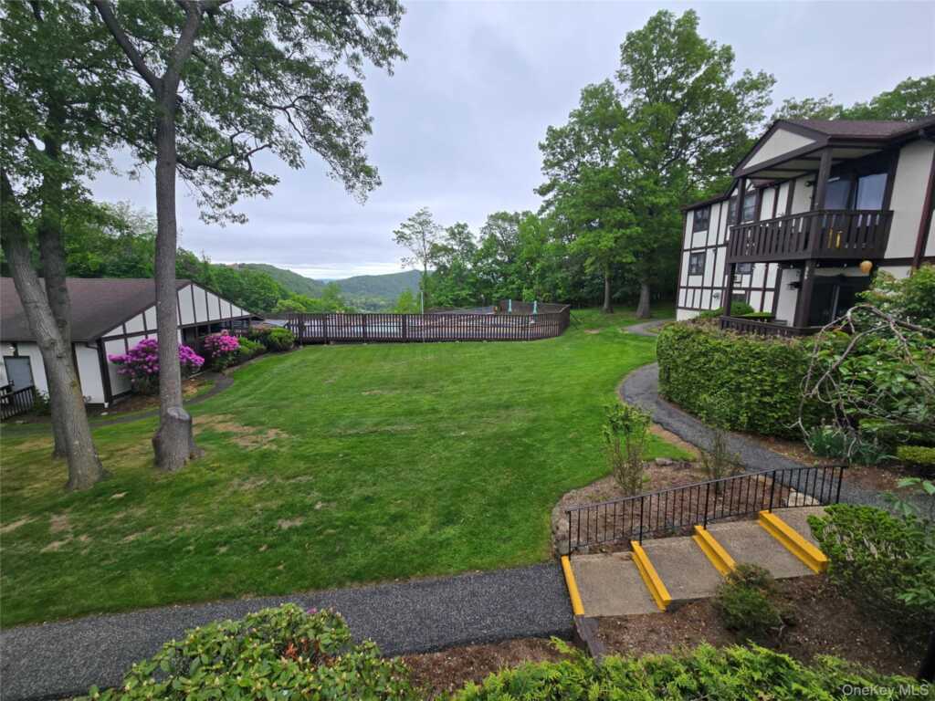 548 Sierra Vista Lane, Valley Cottage, NY 10989 - Photo 21 of 30