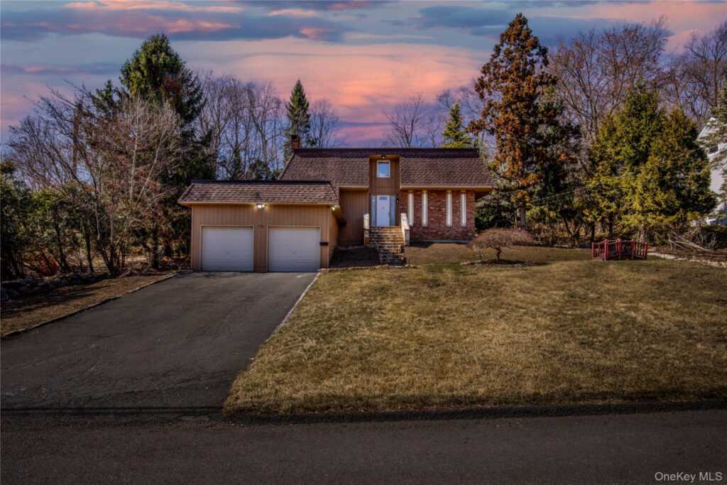 79 Tennyson Drive, Nanuet, NY 10954