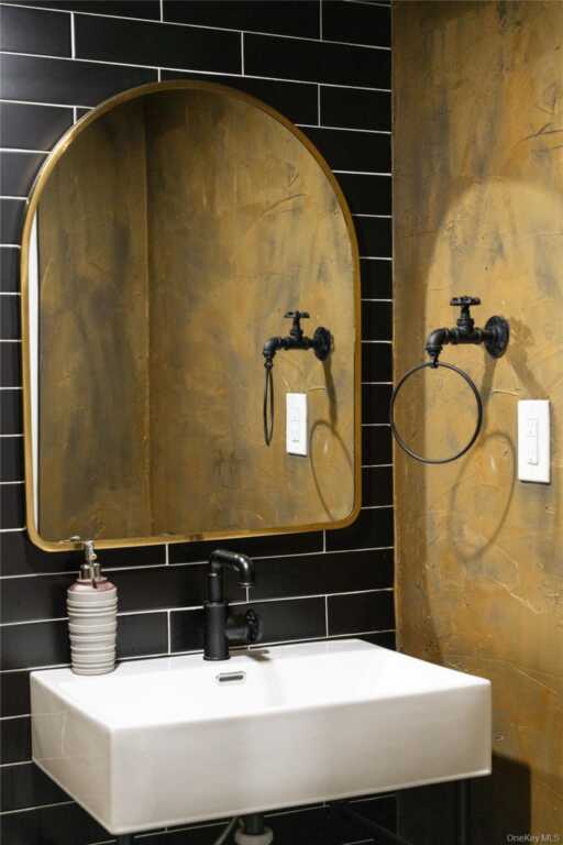 79 Tennyson Drive, Nanuet, NY 10954 - Photo 27 of 39