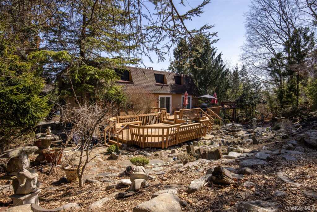 79 Tennyson Drive, Nanuet, NY 10954 - Photo 36 of 39