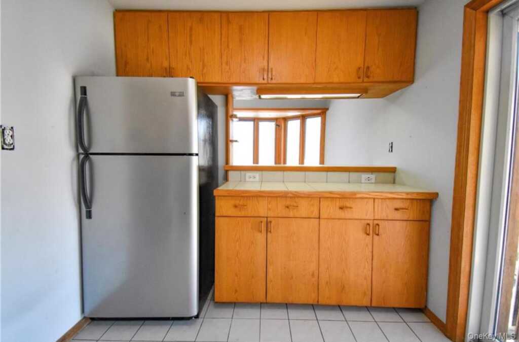 85 Grand Avenue, Pearl River, NY 10965 - Photo 14 of 31