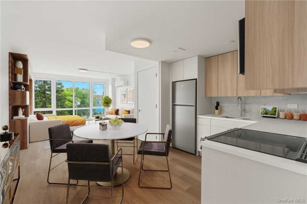 Ten Lyon Place, Unit #3J, White Plains, NY 10601 - Photo 2 of 17