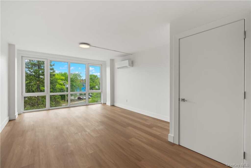 Ten Lyon Place, Unit #3J, White Plains, NY 10601 - Photo 4 of 17