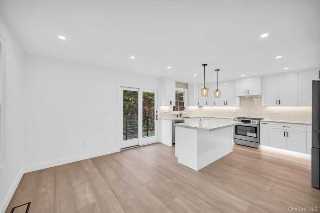 82 Seton Drive, New Rochelle, NY 10804 - Photo 10 of 50