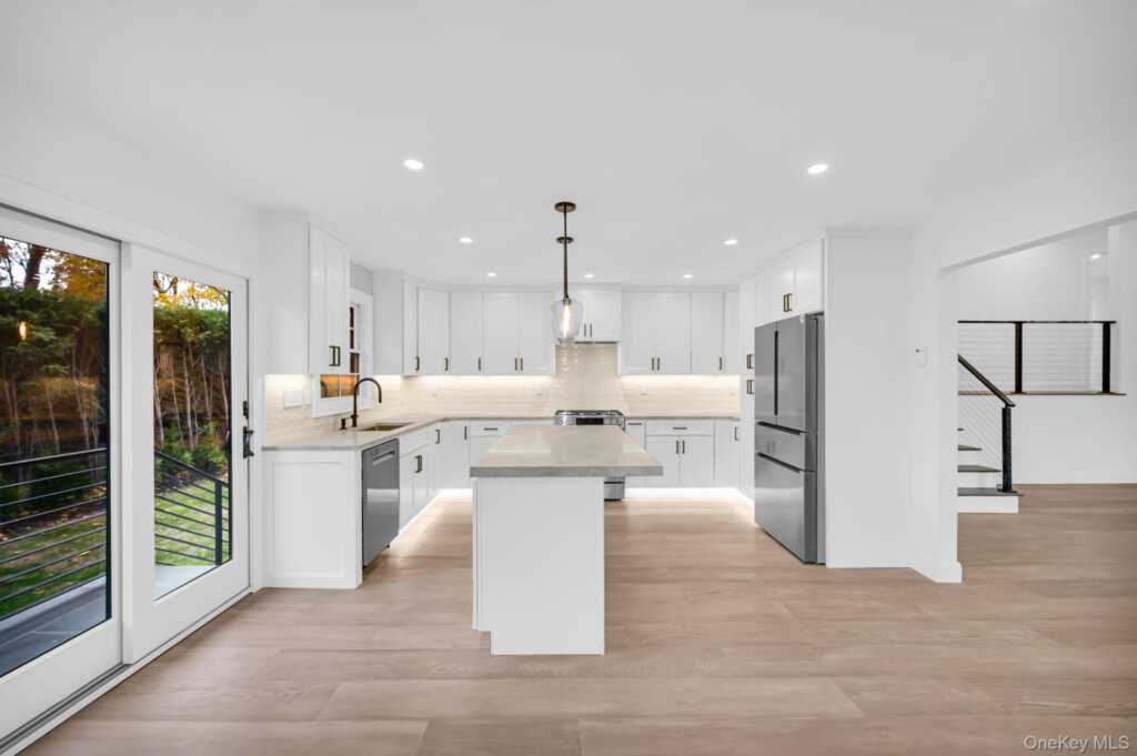 82 Seton Drive, New Rochelle, NY 10804 - Photo 11 of 50