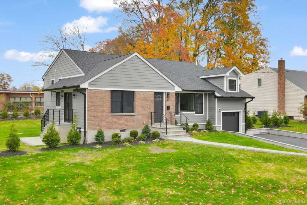 82 Seton Drive, New Rochelle, NY 10804 - Photo 2 of 50