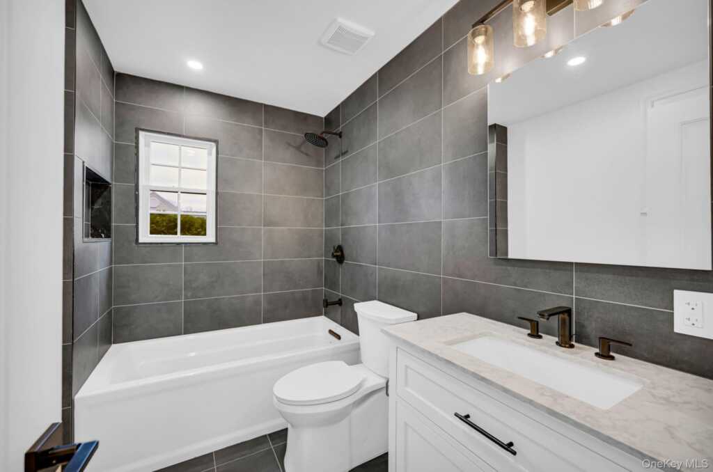 82 Seton Drive, New Rochelle, NY 10804 - Photo 21 of 50