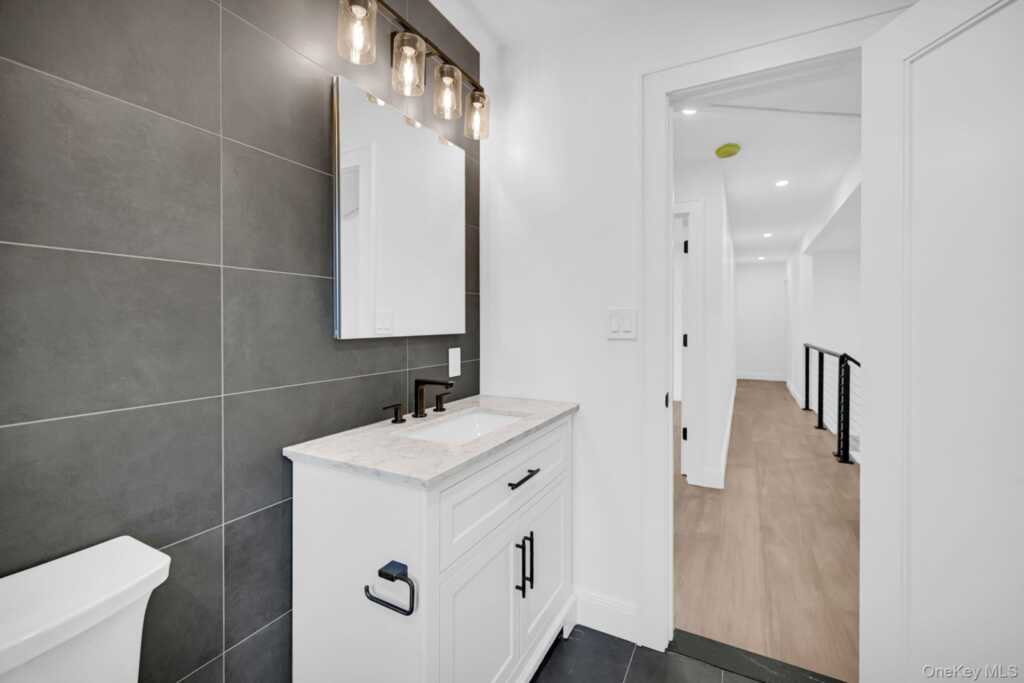 82 Seton Drive, New Rochelle, NY 10804 - Photo 22 of 50