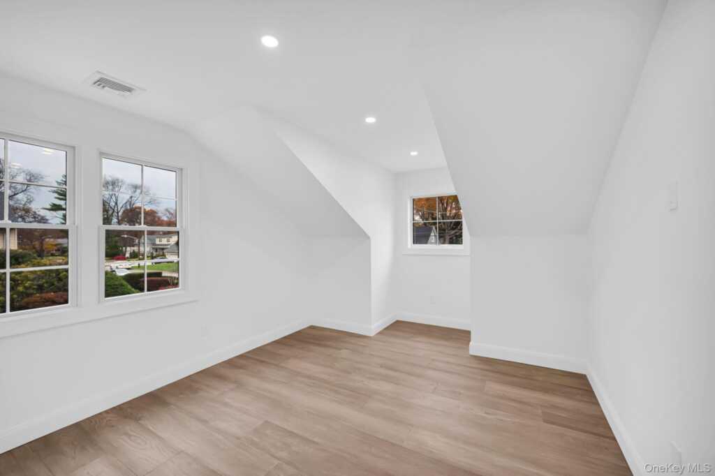 82 Seton Drive, New Rochelle, NY 10804 - Photo 27 of 50