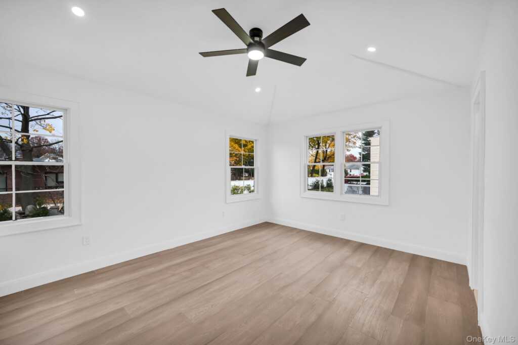 82 Seton Drive, New Rochelle, NY 10804 - Photo 35 of 50