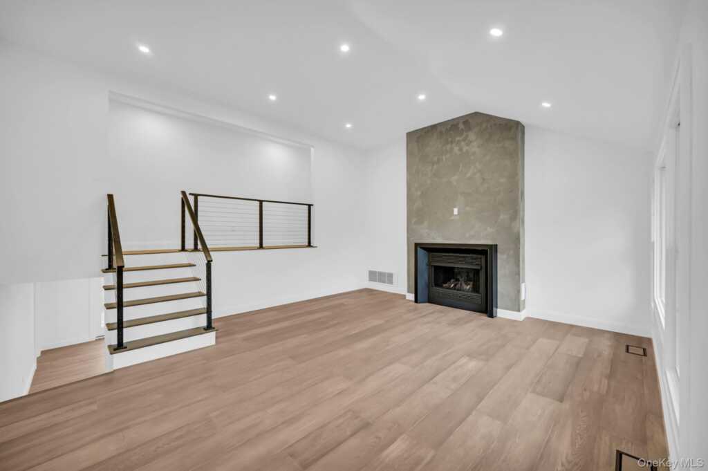 82 Seton Drive, New Rochelle, NY 10804 - Photo 5 of 50