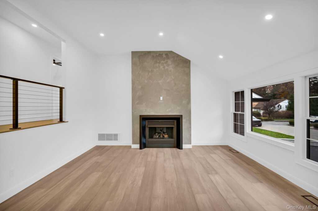 82 Seton Drive, New Rochelle, NY 10804 - Photo 6 of 50