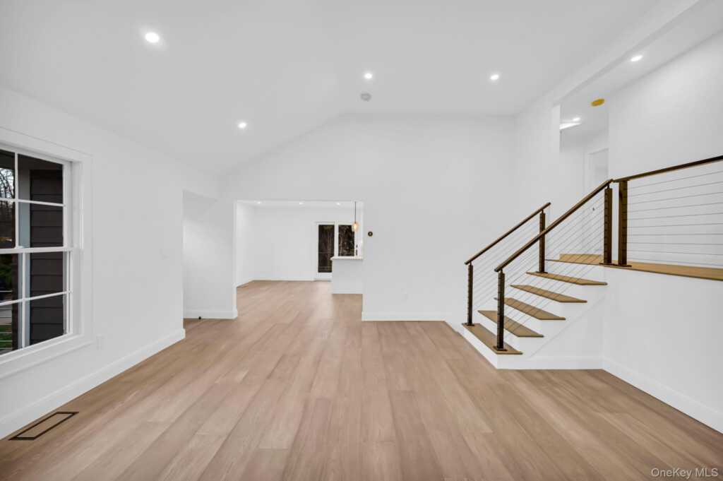 82 Seton Drive, New Rochelle, NY 10804 - Photo 7 of 50