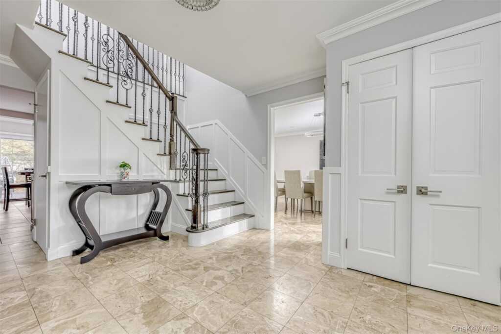 20 Lafayette Drive, New City, NY 10956 - Photo 4 of 35