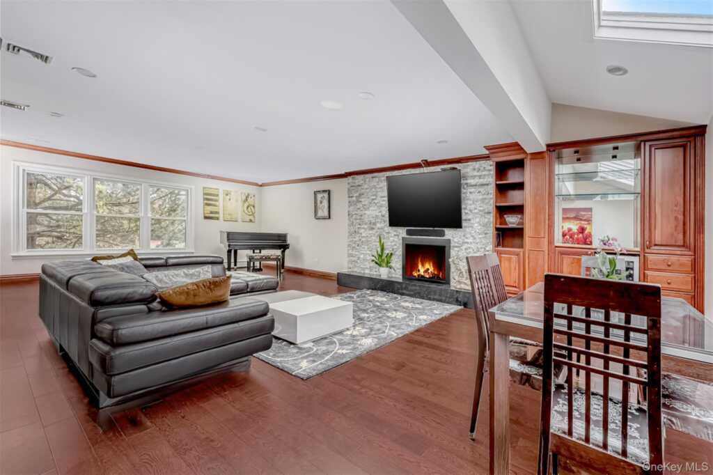 20 Lafayette Drive, New City, NY 10956 - Photo 8 of 35