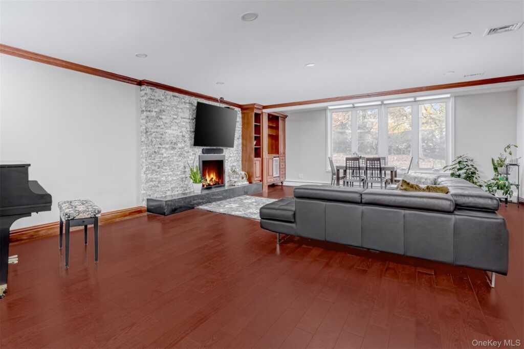 20 Lafayette Drive, New City, NY 10956 - Photo 9 of 35