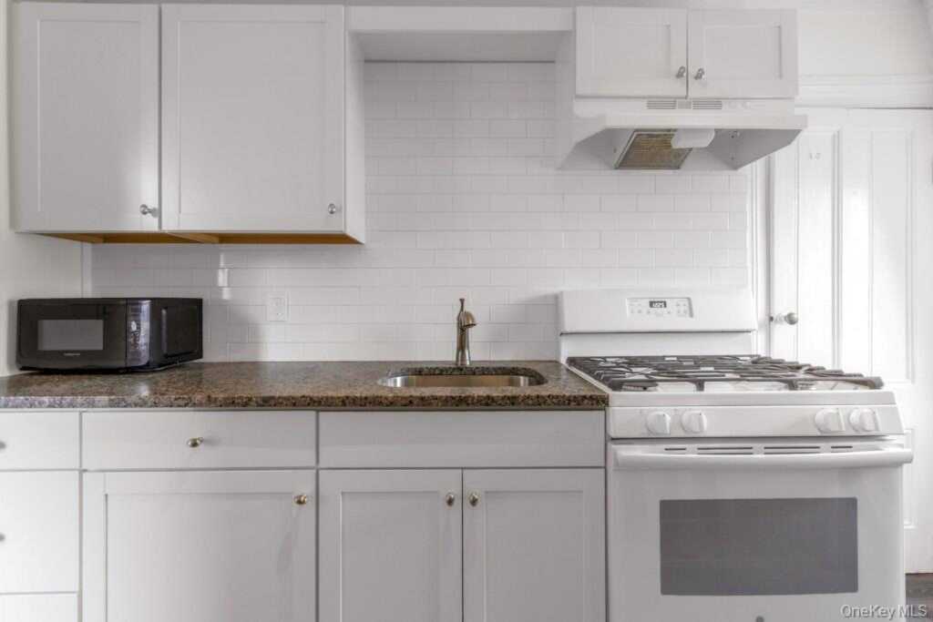 46 Voorhis Avenue, Unit #3, Nyack, NY 10960 - Photo 6 of 18