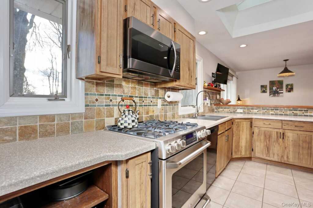 19 Augur Road, Suffern, NY 10901 - Photo 12 of 35