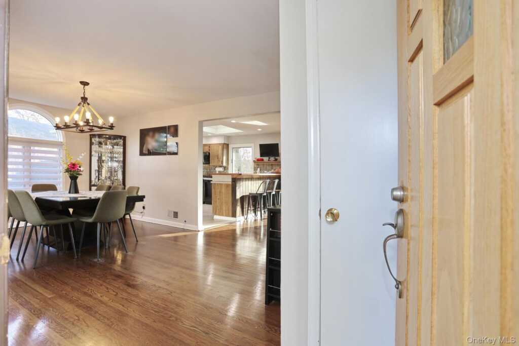 19 Augur Road, Suffern, NY 10901 - Photo 4 of 35