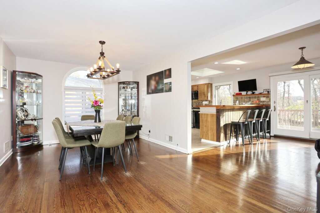 19 Augur Road, Suffern, NY 10901 - Photo 5 of 35