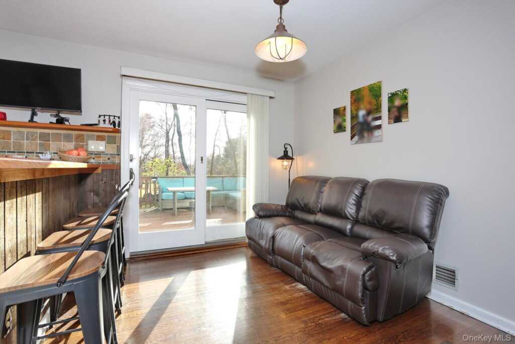 19 Augur Road, Suffern, NY 10901 - Photo 7 of 35