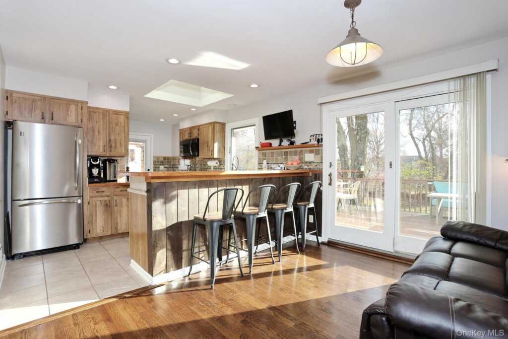 19 Augur Road, Suffern, NY 10901 - Photo 8 of 35