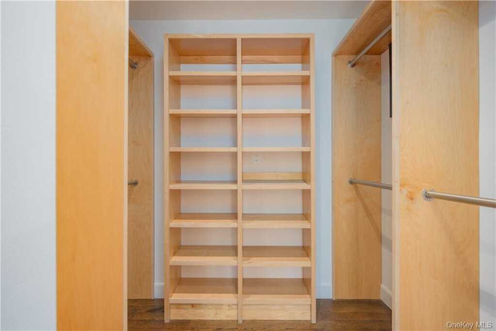 691 Wilmot Road, New Rochelle, NY 10583 - Photo 13 of 29