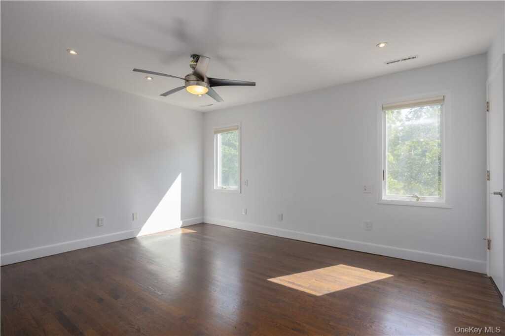 691 Wilmot Road, New Rochelle, NY 10583 - Photo 18 of 29