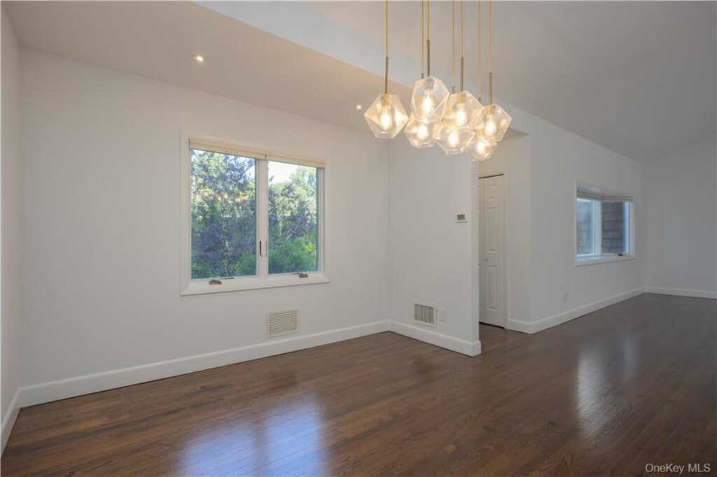 691 Wilmot Road, New Rochelle, NY 10583 - Photo 9 of 29