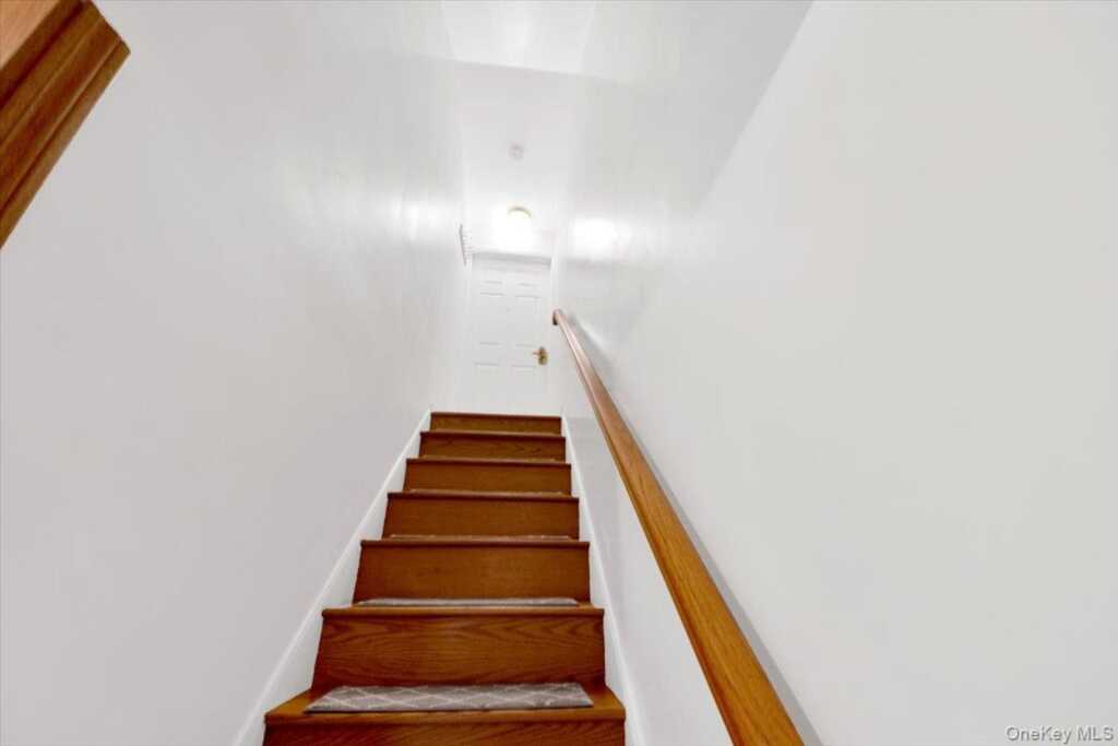 169 Old Mamaroneck Road, White Plains, NY 10605 - Photo 10 of 26