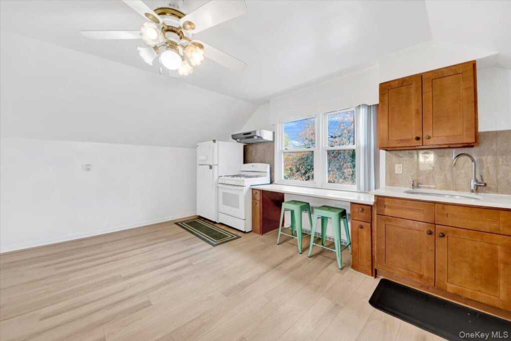 169 Old Mamaroneck Road, White Plains, NY 10605 - Photo 14 of 26