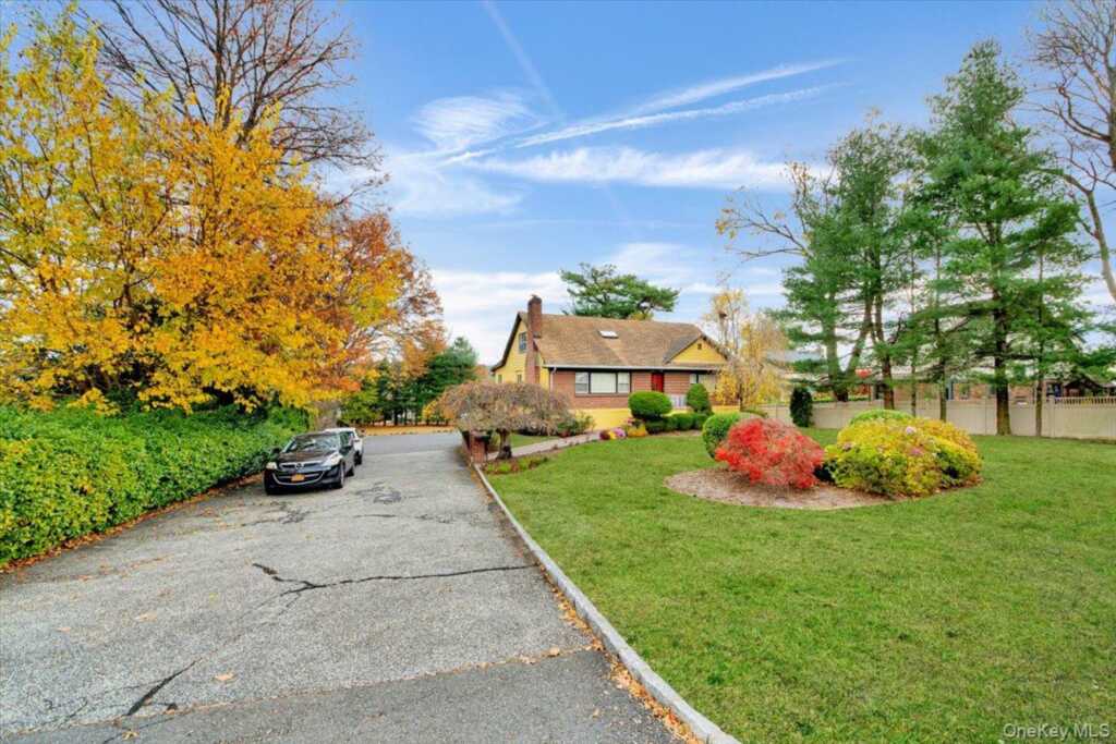 169 Old Mamaroneck Road, White Plains, NY 10605 - Photo 2 of 26