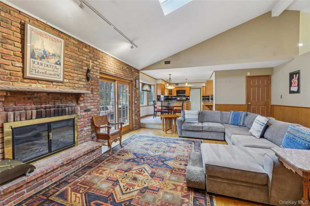 23 Hallmark Drive, New City, NY 10956 - Photo 11 of 39