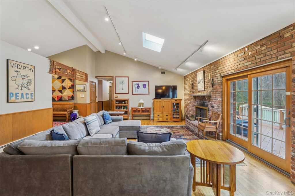 23 Hallmark Drive, New City, NY 10956 - Photo 9 of 39