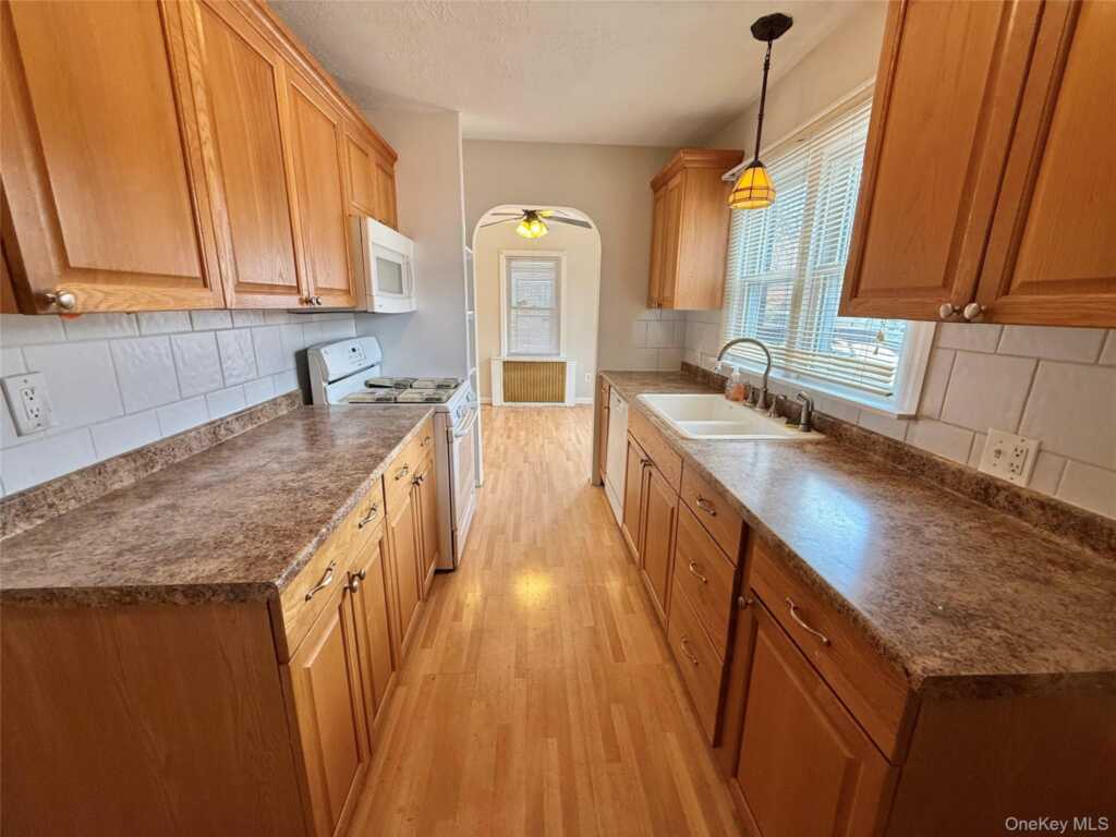 10 Cottage Avenue, Nanuet, NY 10954 - Photo 16 of 23