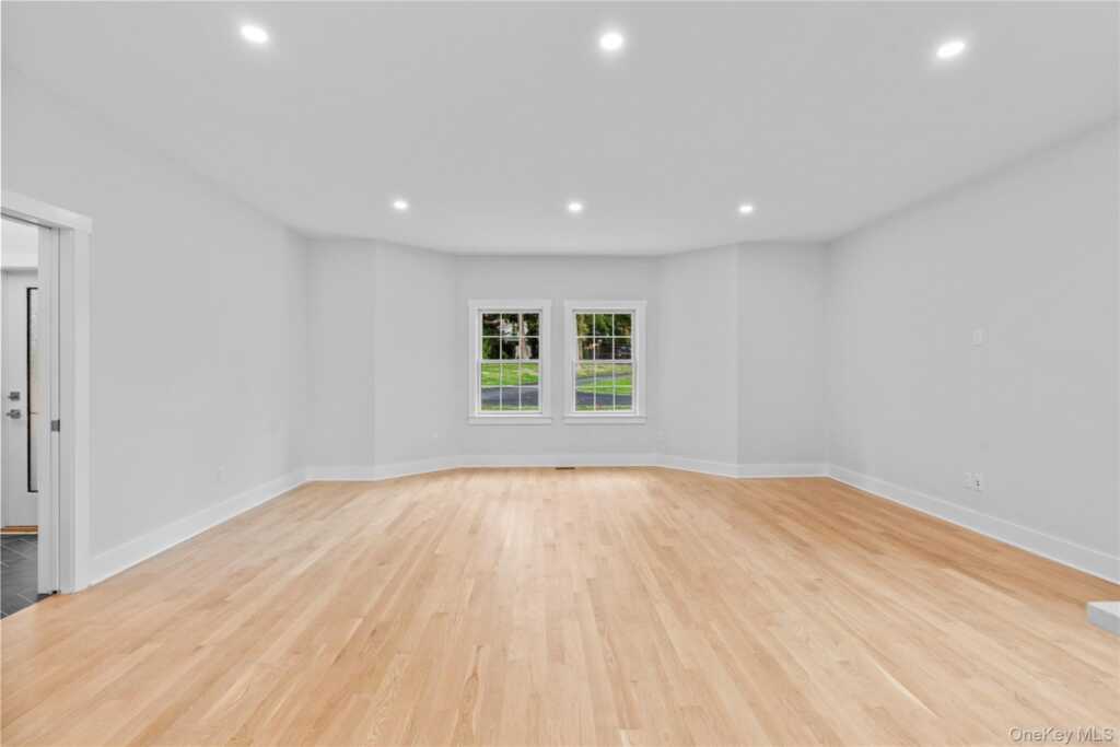 567 King Street, Rye, NY 10573 - Photo 9 of 37