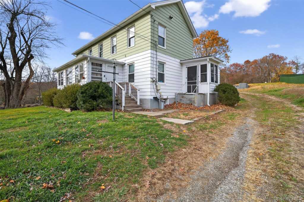 161 Wayne Avenue, Stony Point, NY 10980 - Photo 3 of 26