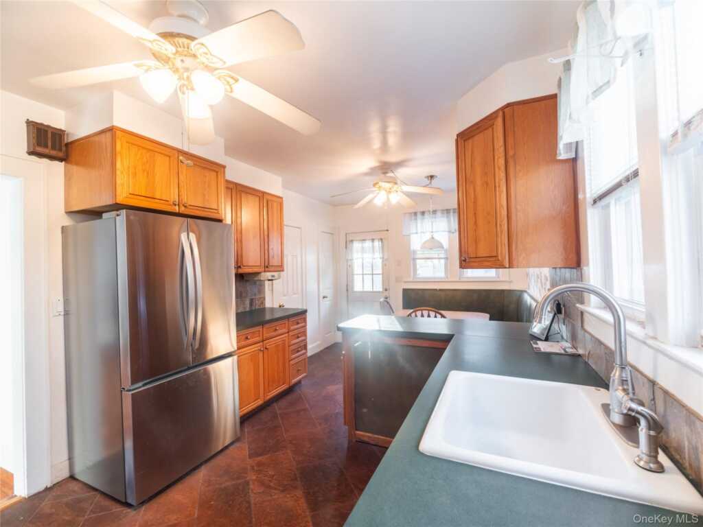 22 Breckenridge Avenue, Rye, NY 10573 - Photo 9 of 20