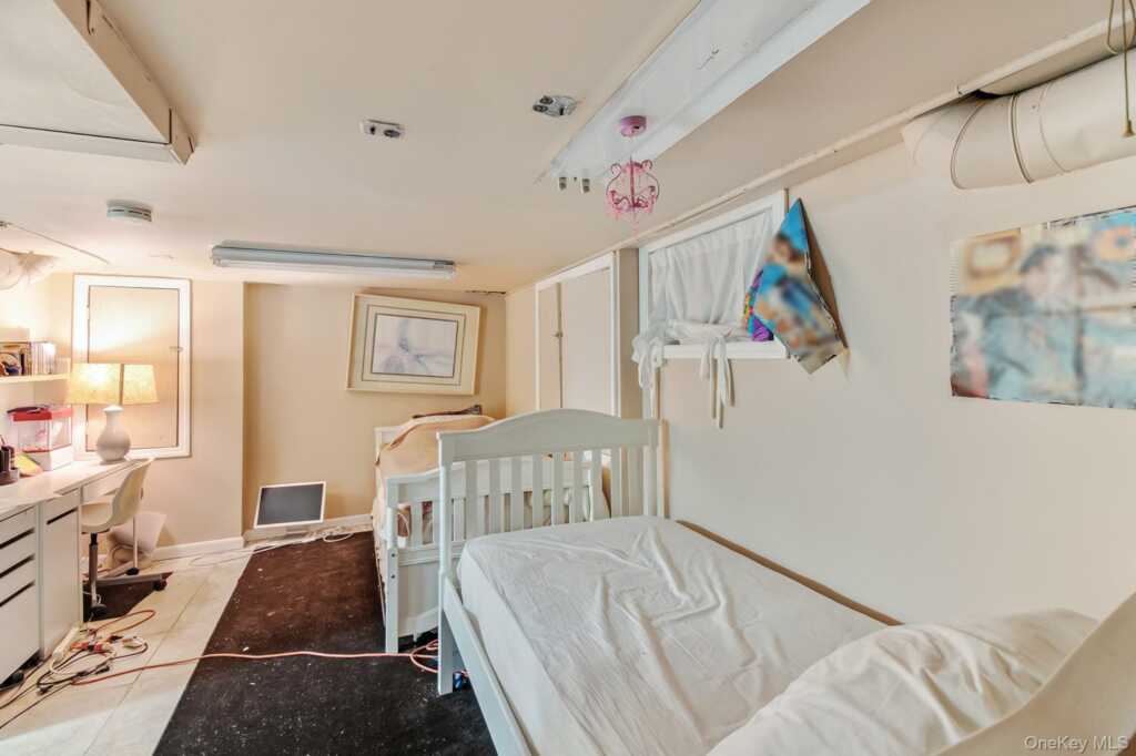 23 Airmont Road, Suffern, NY 10901 - Photo 10 of 14