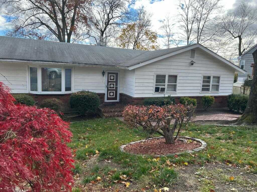 41 Rockingchair Road, White Plains, NY 10607 - Photo 2 of 15