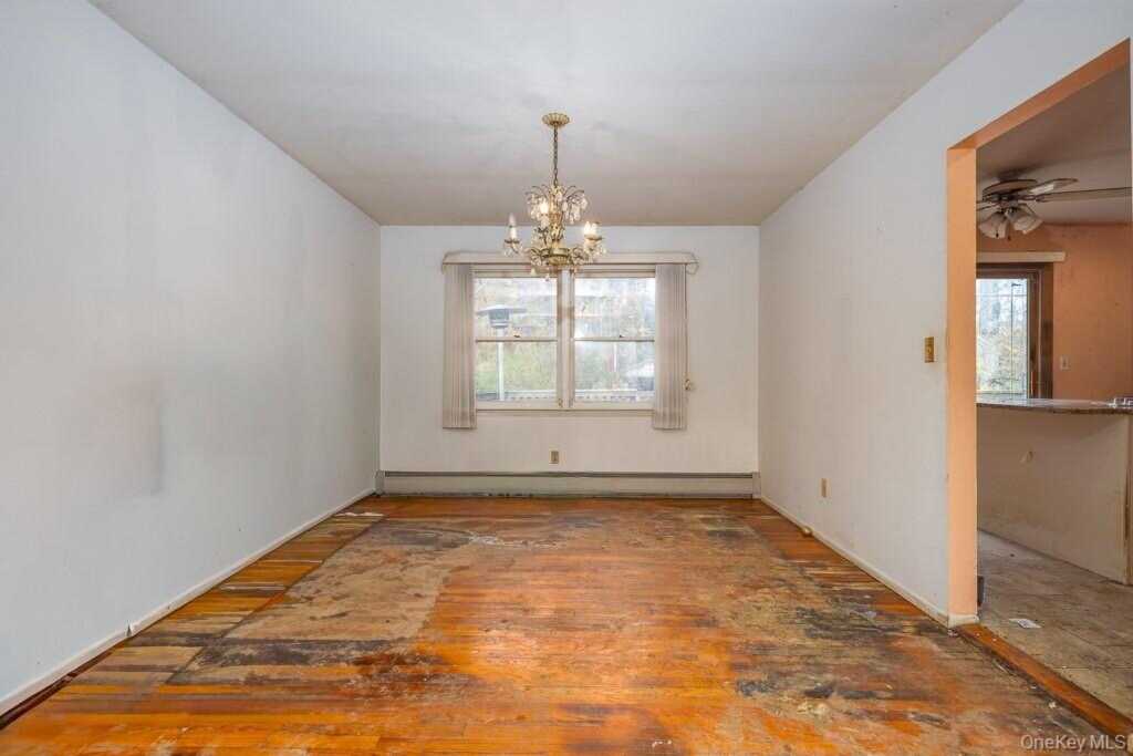 2 Deborah Lane, Valley Cottage, NY 10989 - Photo 7 of 20